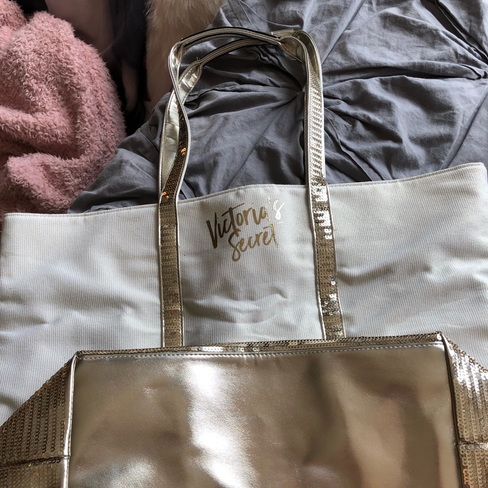 Victoria’s Secret travel bag set